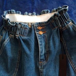 Junior stretch denim shorts